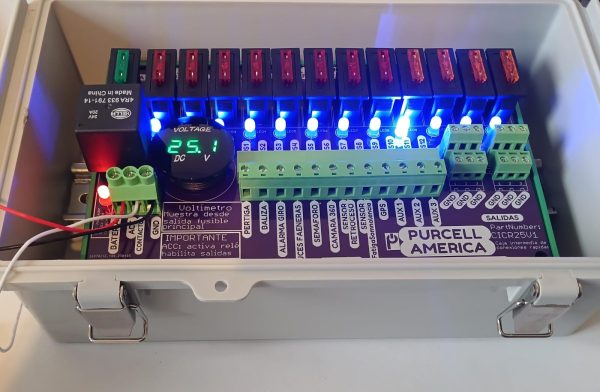 CAJA INTERMEDIA DE CONEXIONES RÁPIDAS CON FUSIBLE Y LED